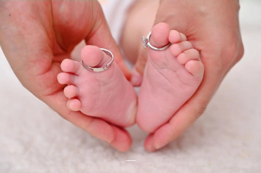 靖江怀孕肚子一边高一边低